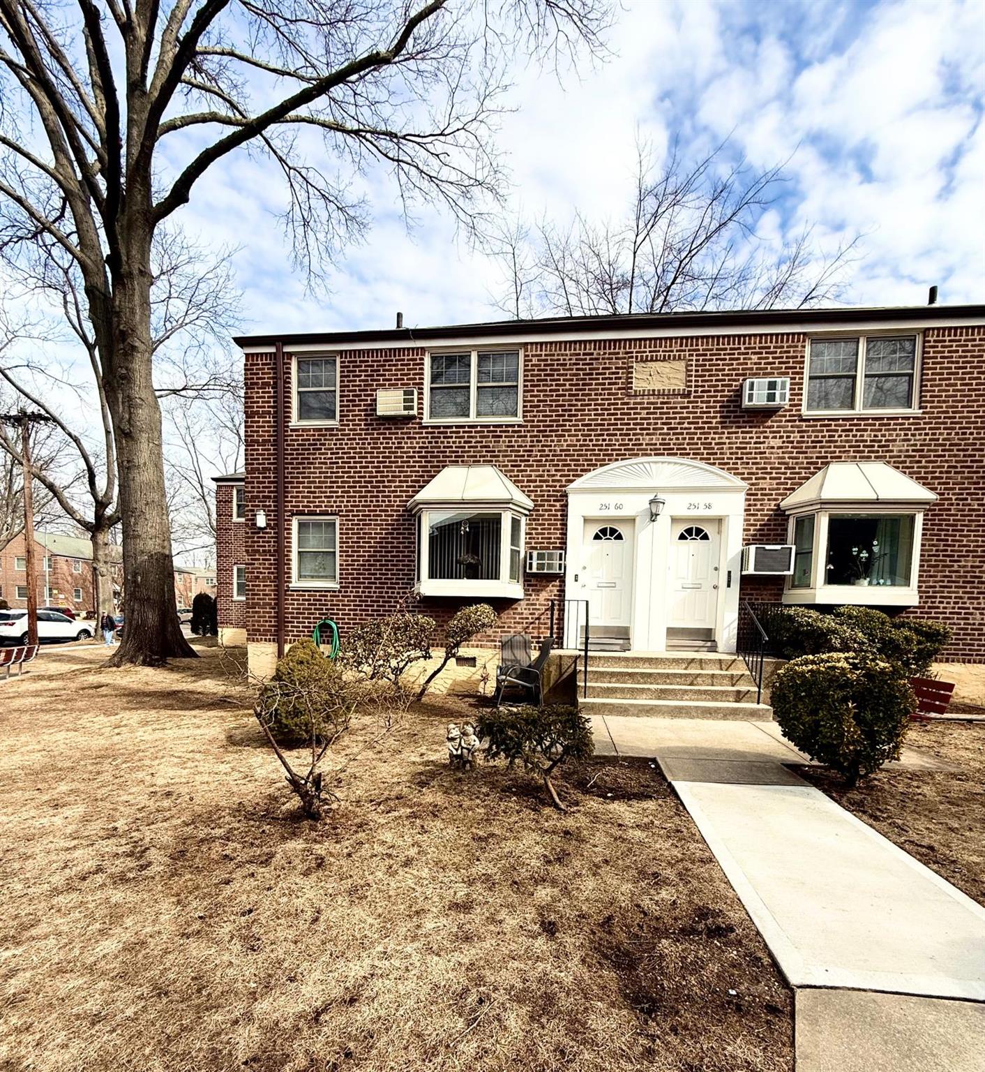 251-60 61 Avenue #1167, Little Neck, New York image 1