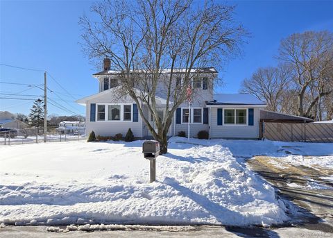 Photo of 12 Galaxie Lane, Selden, NY 11784 (MLS # 958373)