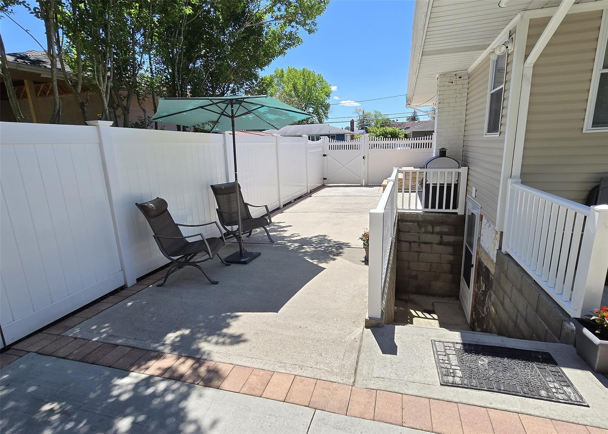 183 Floyd Street, Brentwood, New York image 24
