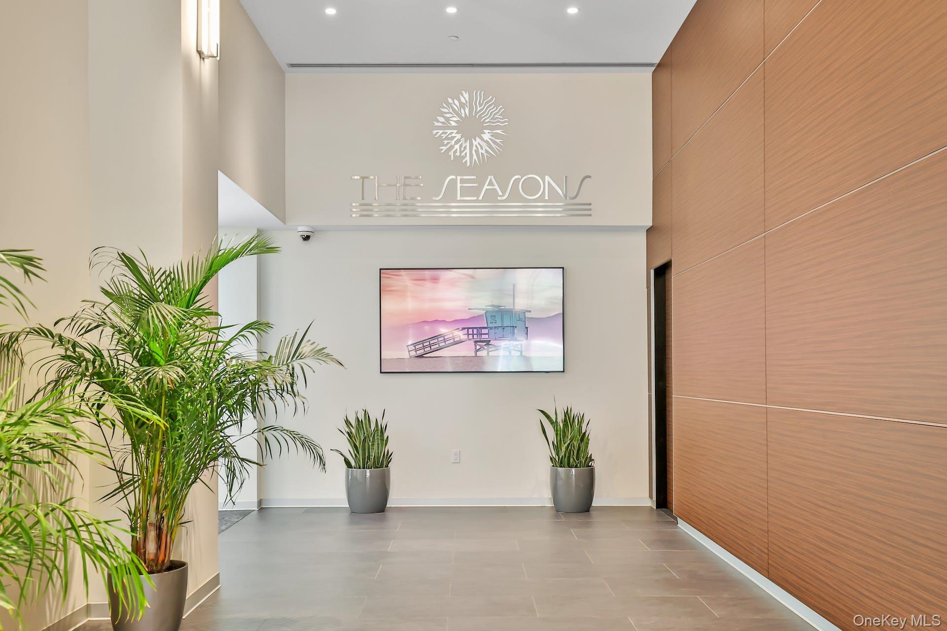 4 Martine Avenue 1120