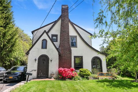 Homes For Sale - 365 Old Mamaroneck Road<br/> White Plains, NY 10605