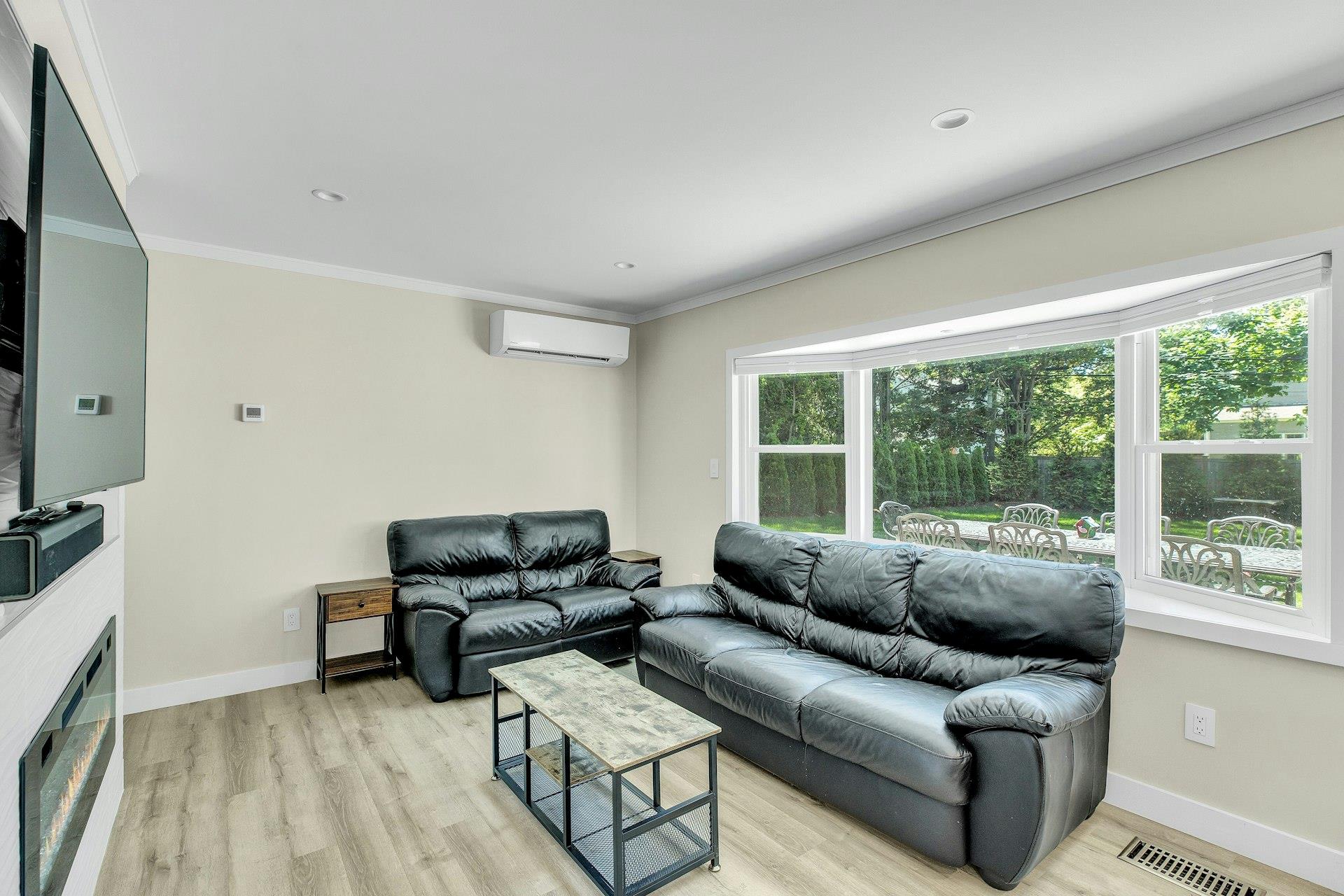 20 Robert Rd