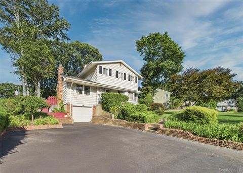 Photo of 5 Gristmill Drive, Kings Park, NY 11754 (MLS # 918136)