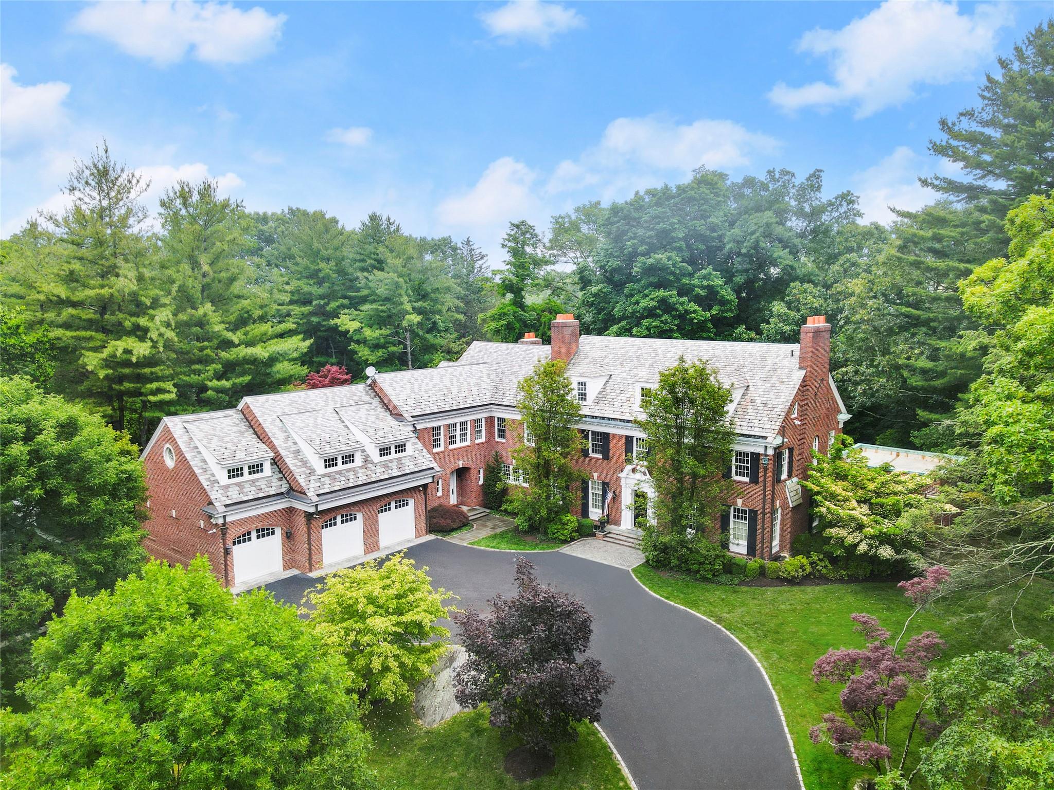 Old Orchard Lane, Scarsdale, New York - 8 Bedrooms  
7 Bathrooms  
18 Rooms - 