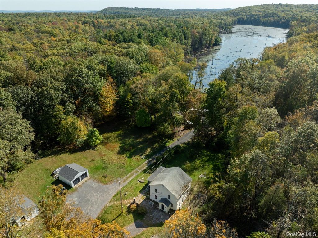 Photo of 98 Nista Road, Saugerties, NY 12477 (MLS # 922365)