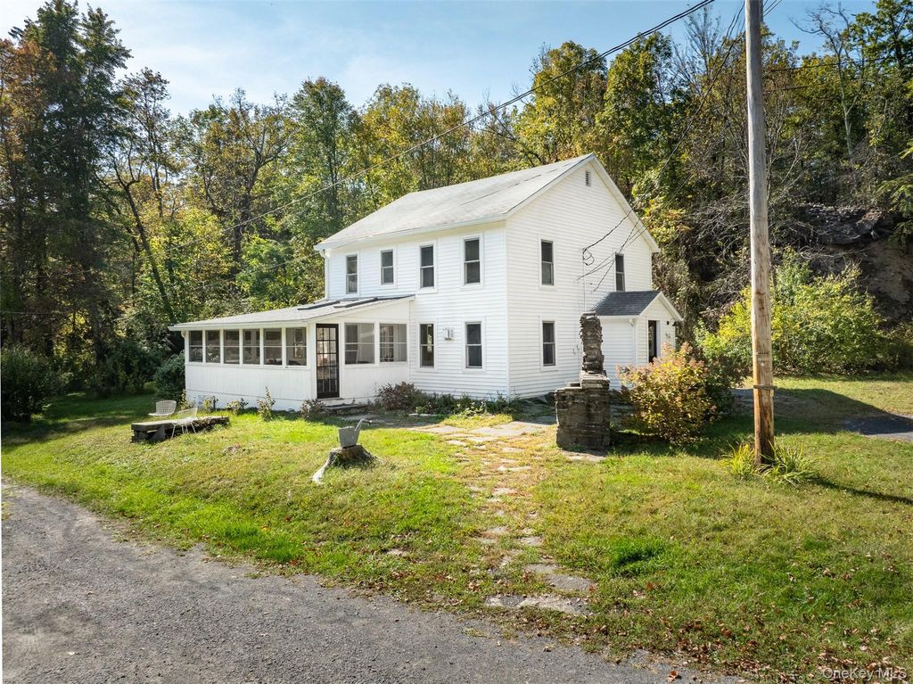 Photo of 98 Nista Road, Saugerties, NY 12477 (MLS # 922365)