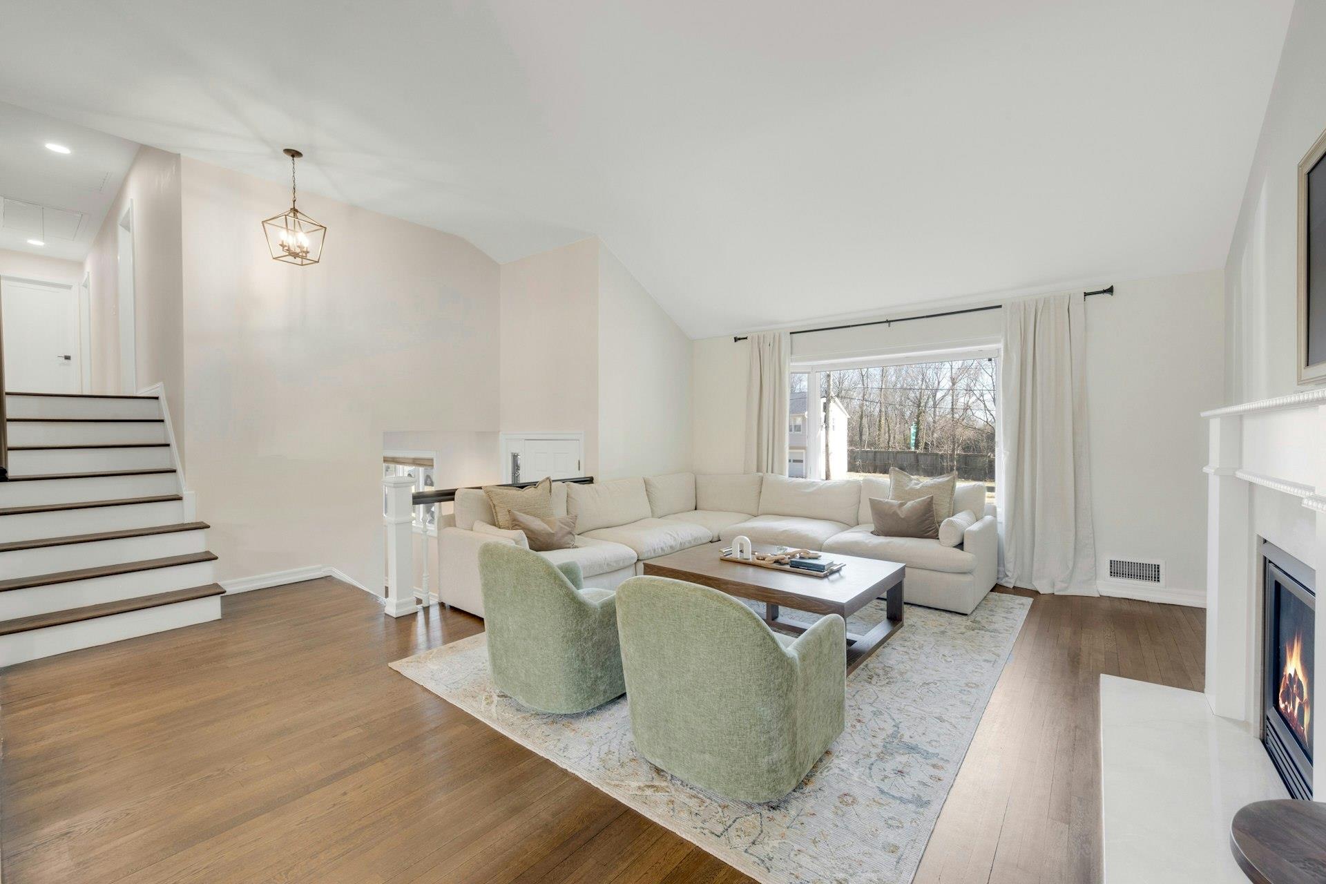 42 Gaby Lane, New Rochelle, New York image 4