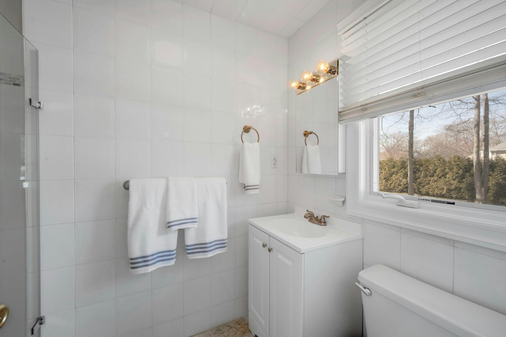 42 Gaby Lane, New Rochelle, New York image 28