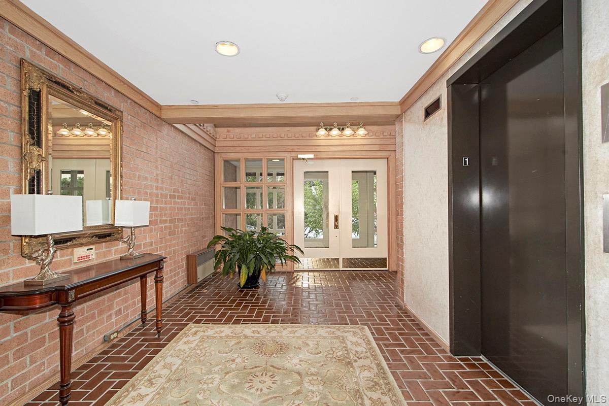 300 Livingston Avenue 2D