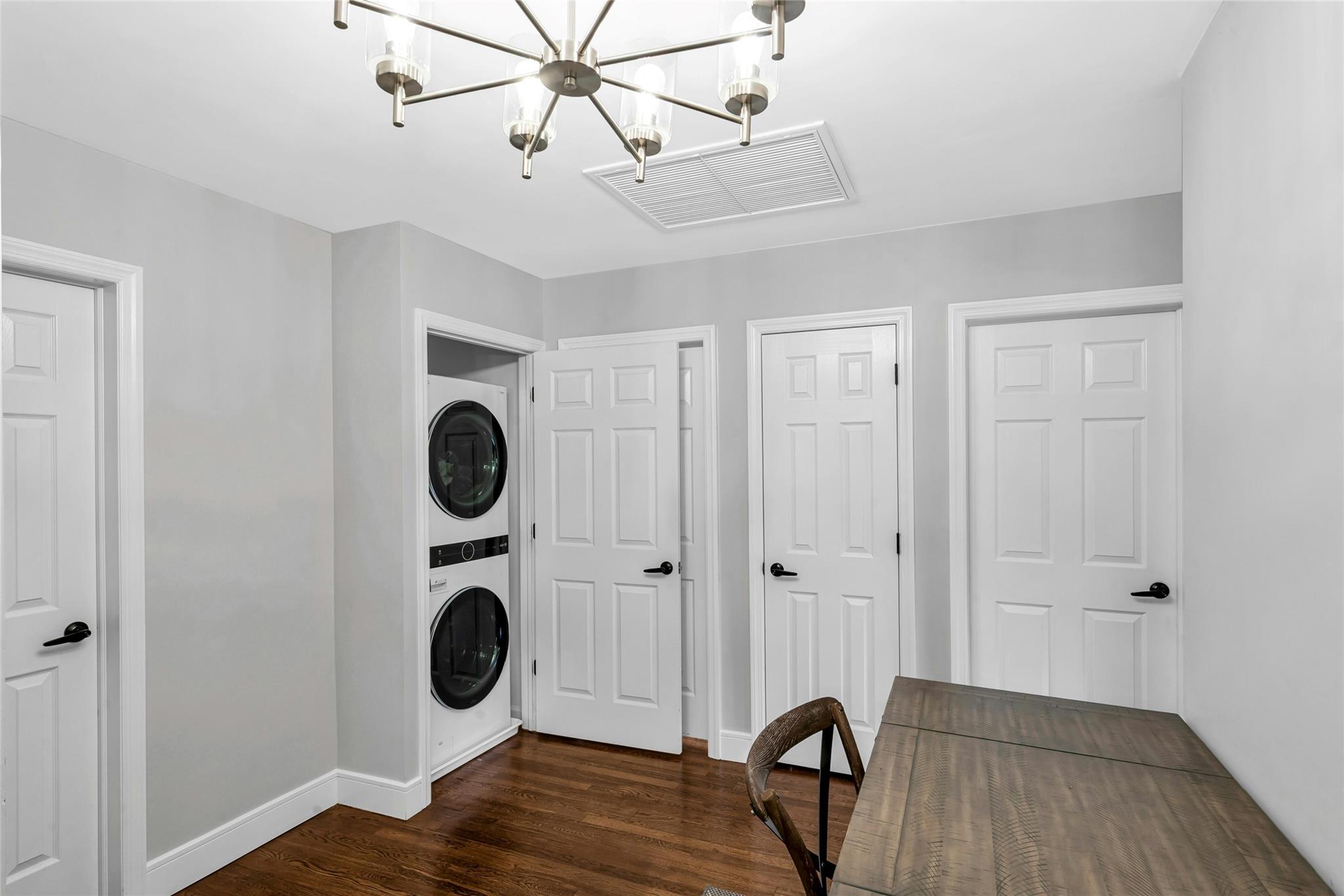 45 Pool Drive, Roslyn, New York image 18