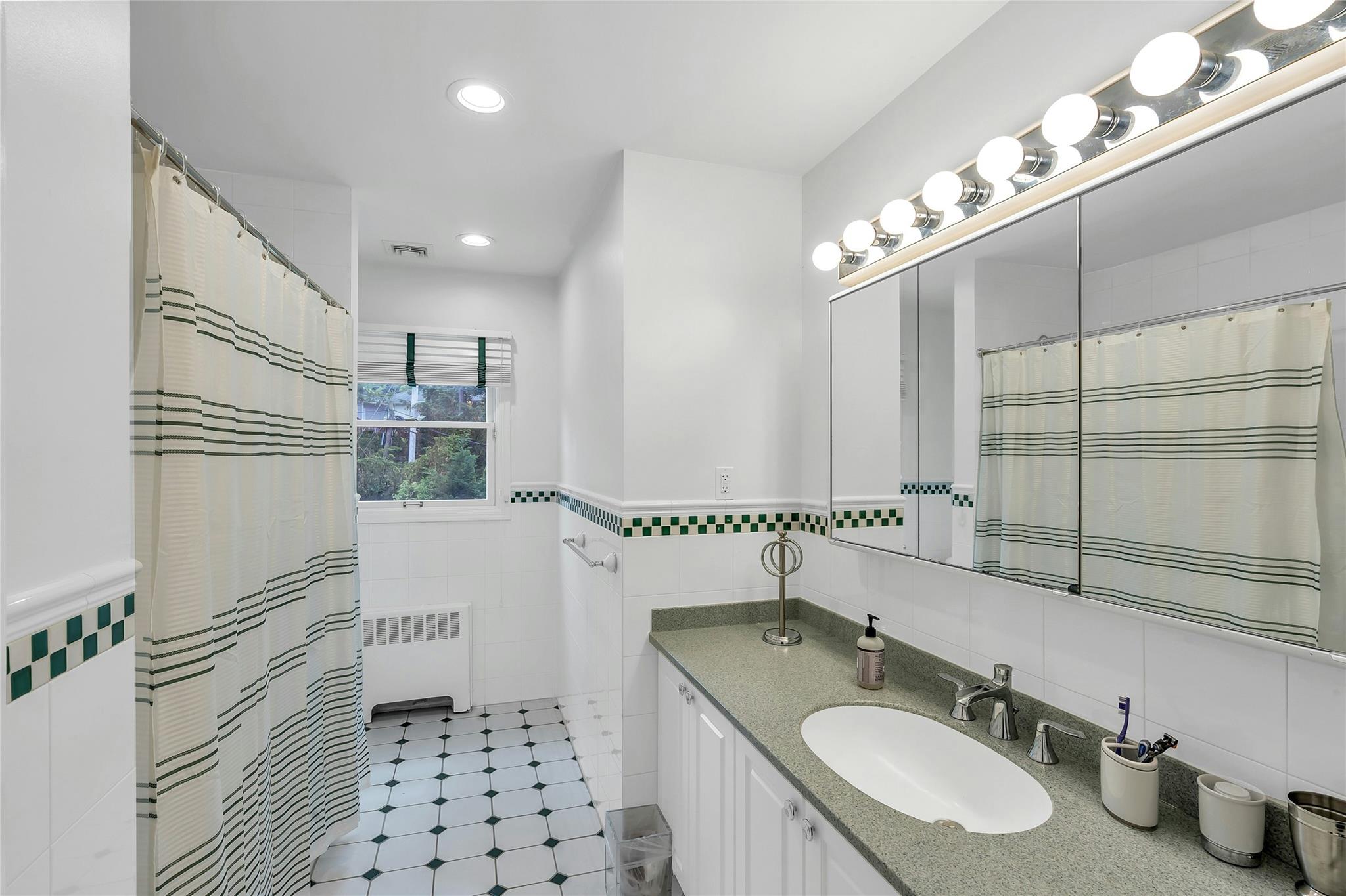 45 Pool Drive, Roslyn, New York image 17