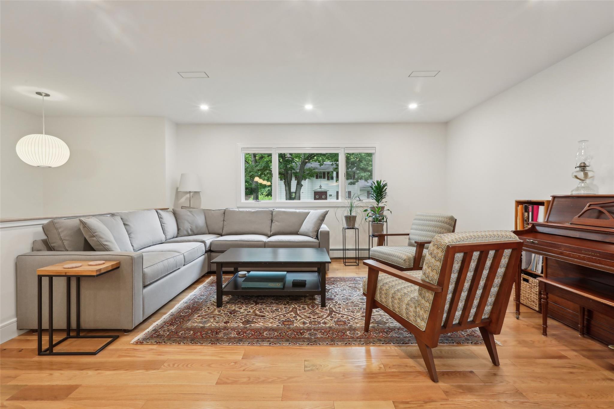 39 Roe Avenue