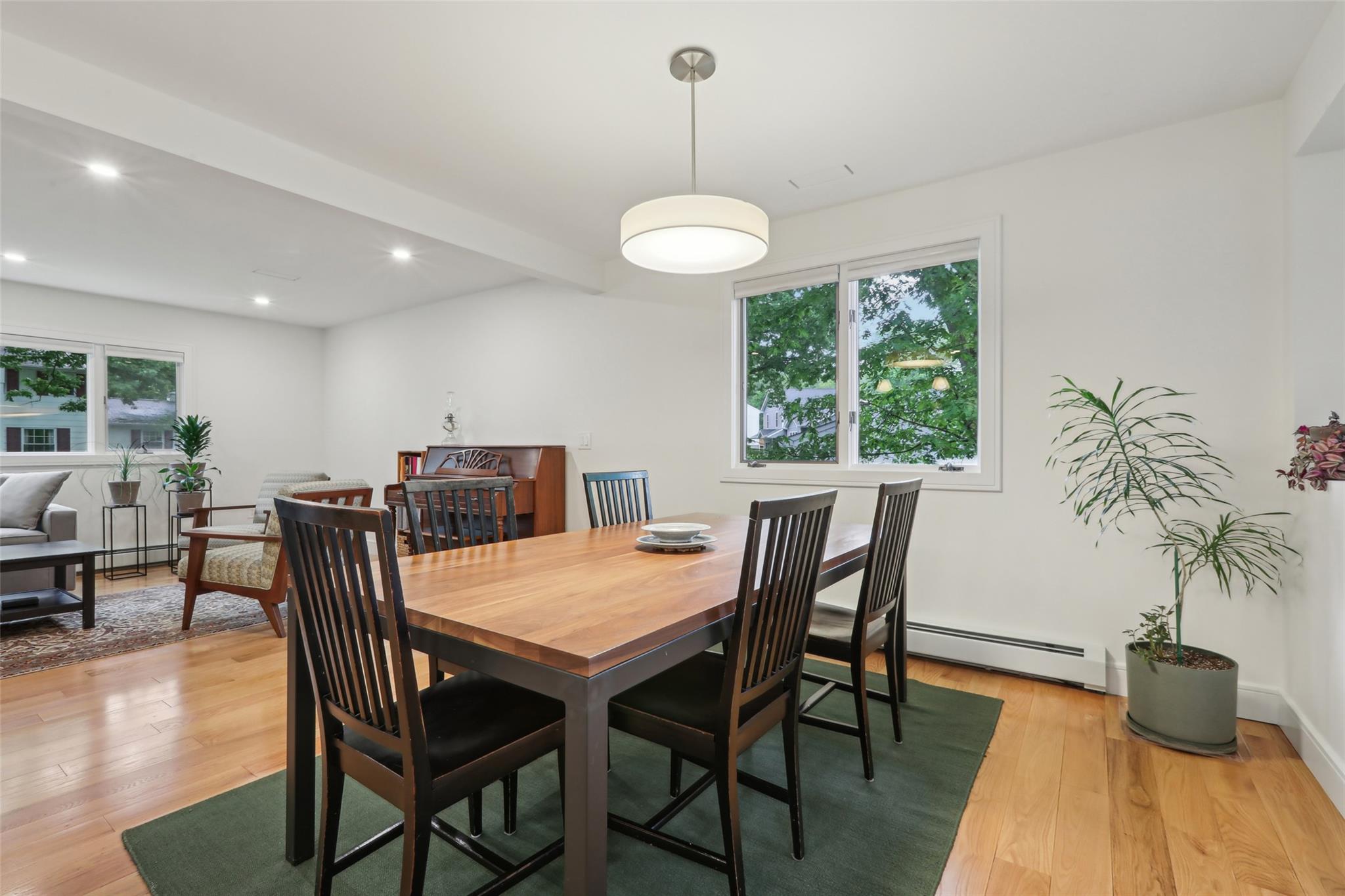 39 Roe Avenue