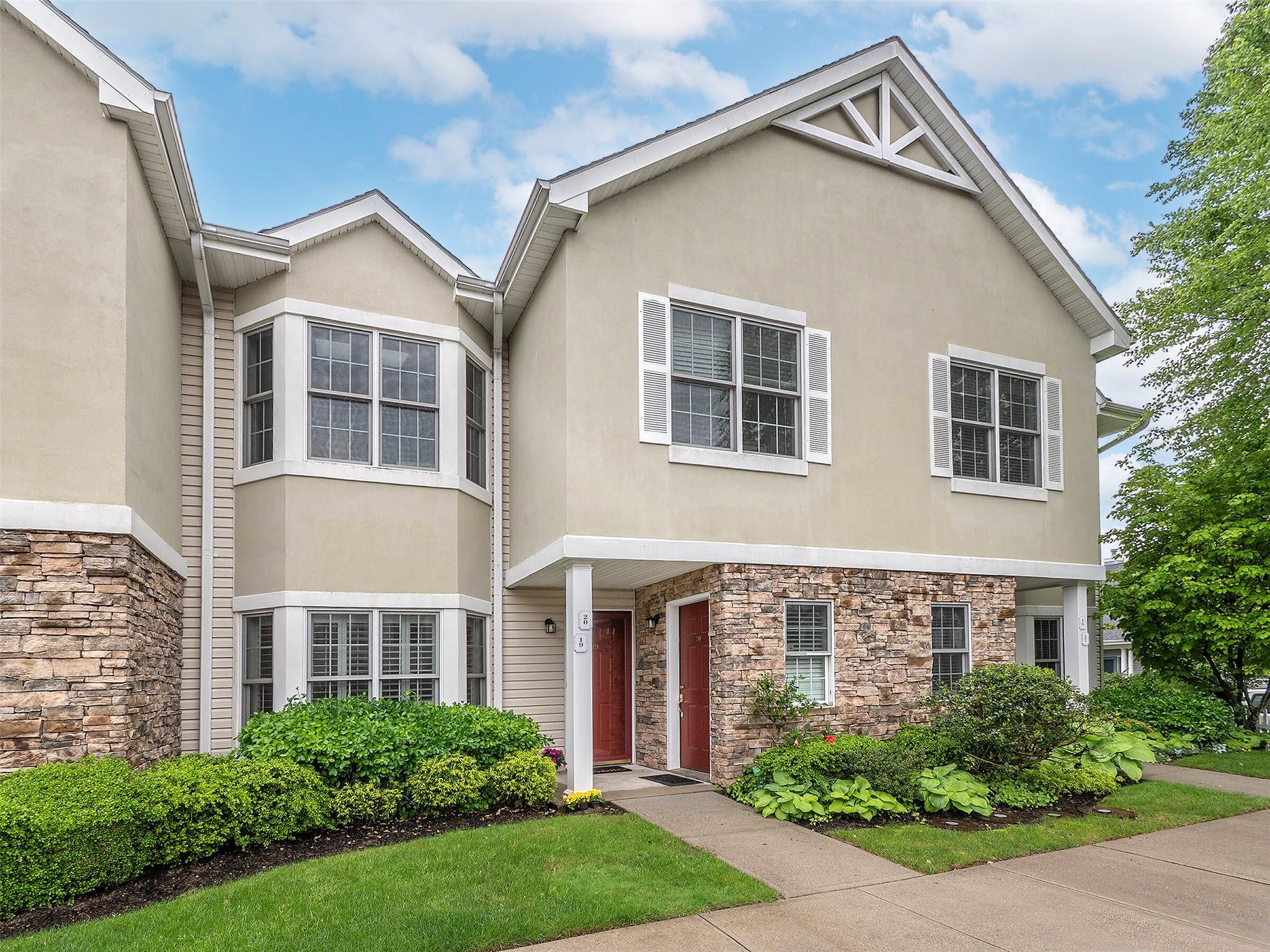 19 Miro Place Pl, Port Washington, New York image 1