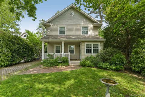 Homes For Sale - 6 Pine Place<br/> Greenlawn, NY 11740