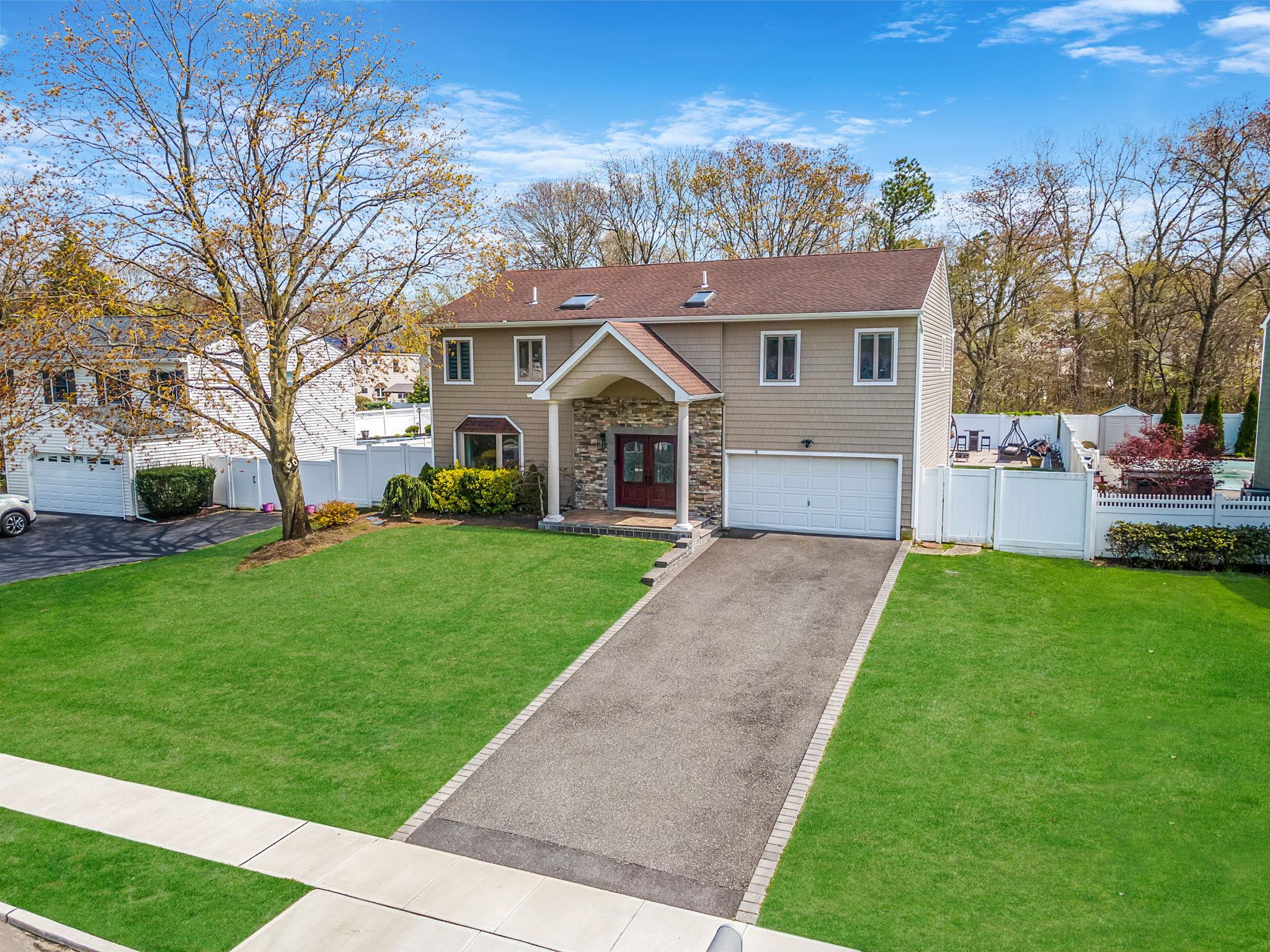 15 Ponderosa Lane, Nesconset, New York image 1