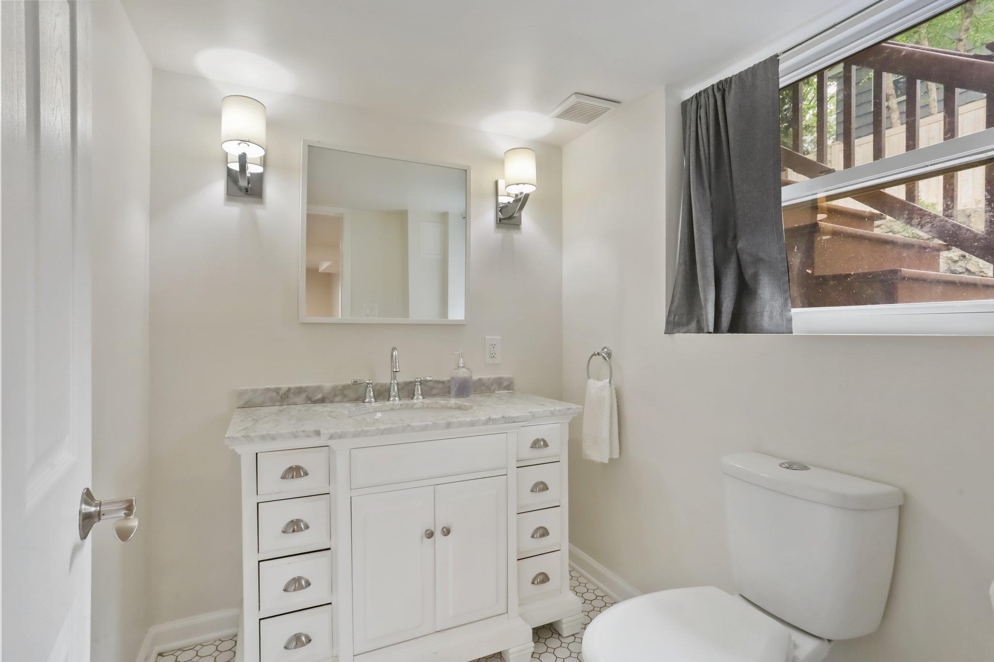 2042 Palmer Avenue, Larchmont, New York image 29