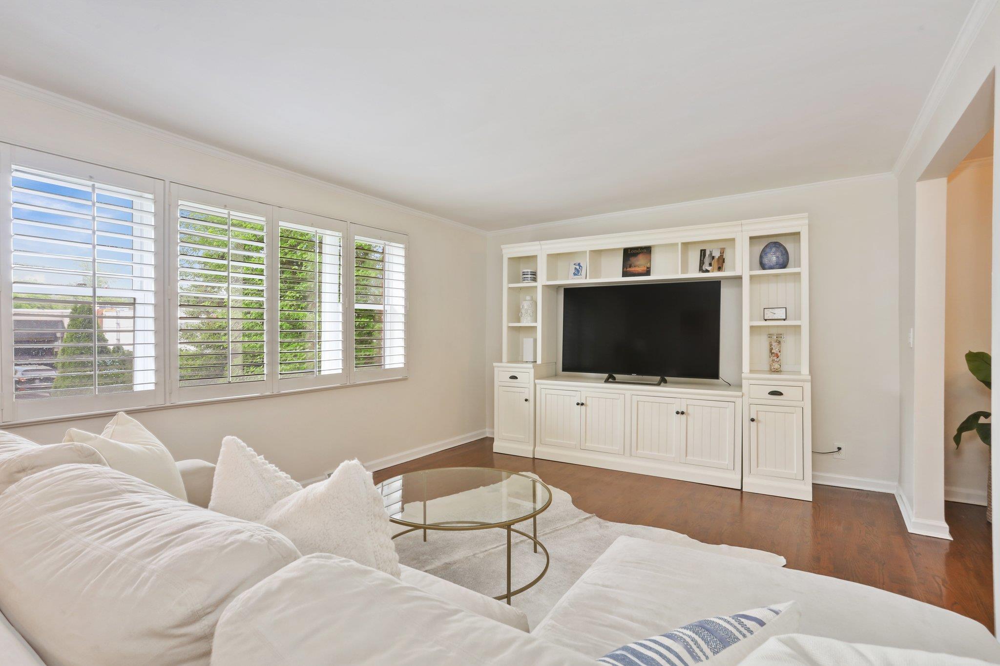 2042 Palmer Avenue, Larchmont, New York image 4