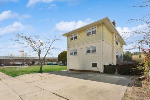 31 Julian Place Island Park NY 11558