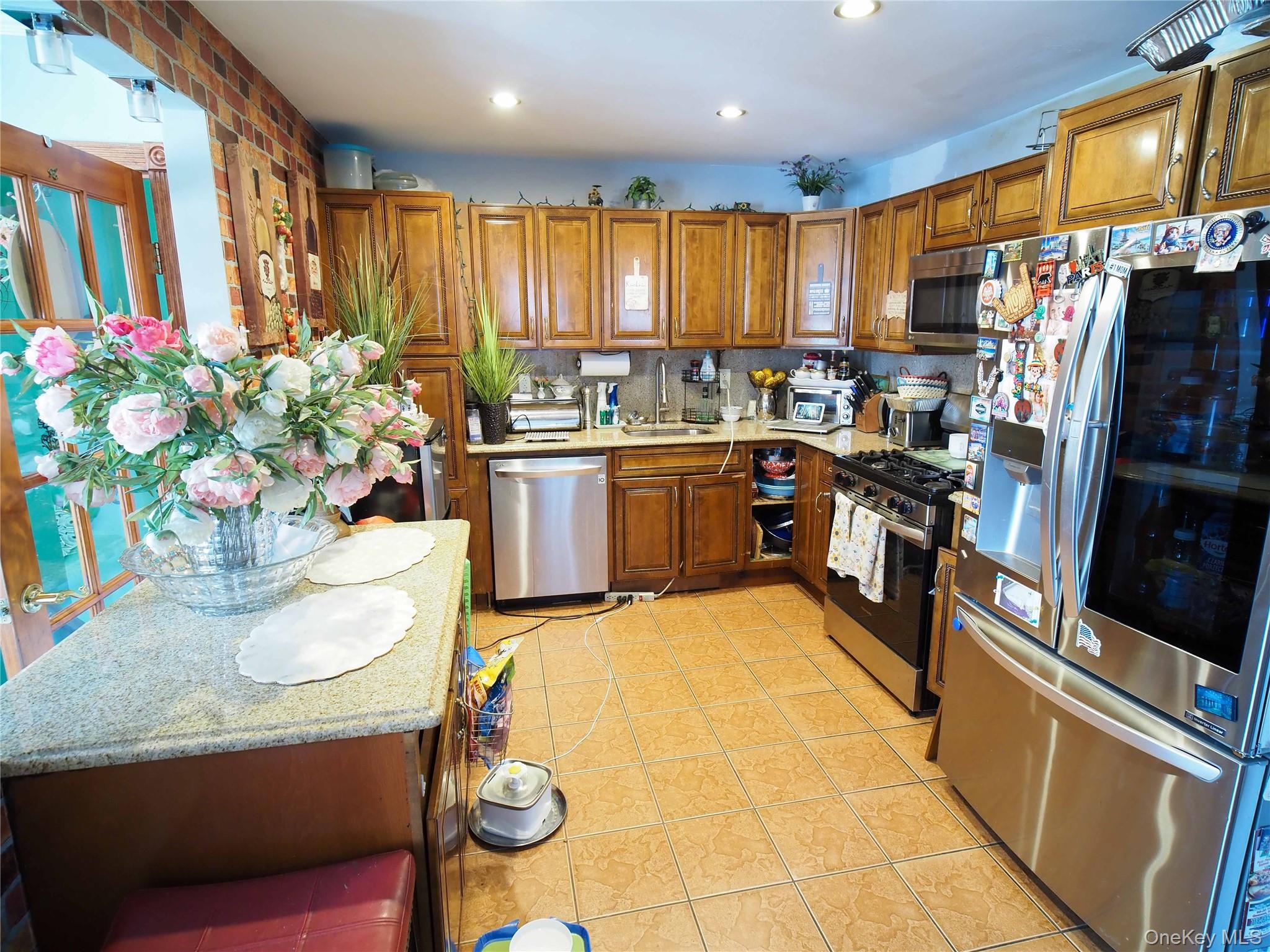 10343 Woodhaven Boulevard - Photo 3