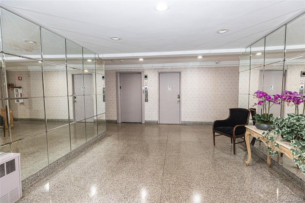 Photo of 266 Pelham Road #4H, New Rochelle, NY 10805 (MLS # 941716)