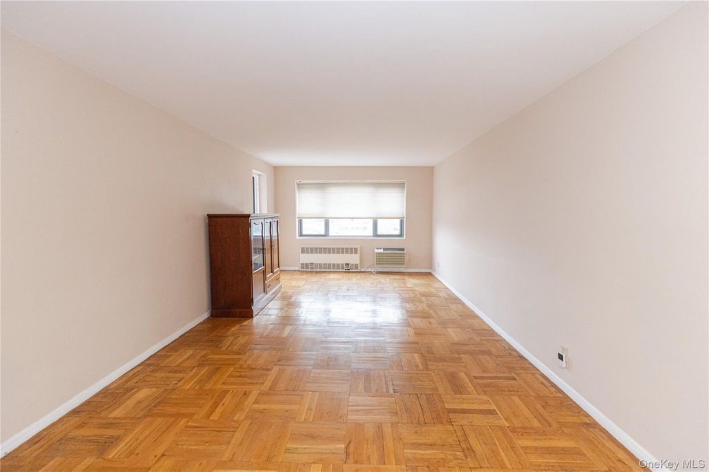 Photo of 266 Pelham Road #4H, New Rochelle, NY 10805 (MLS # 941716)