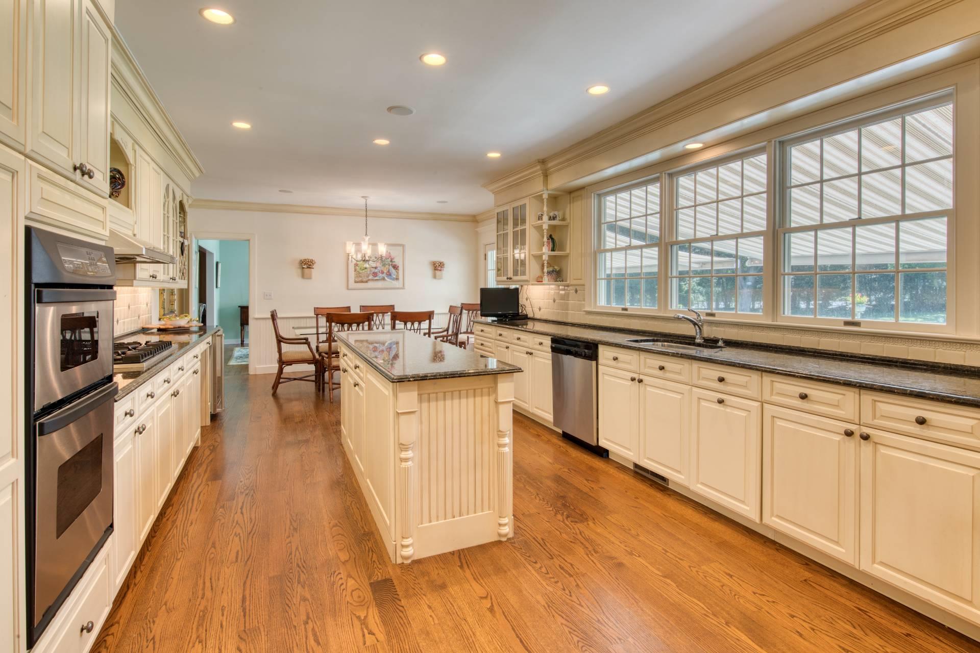 73 South Road, Westhampton Beach, New York image 6