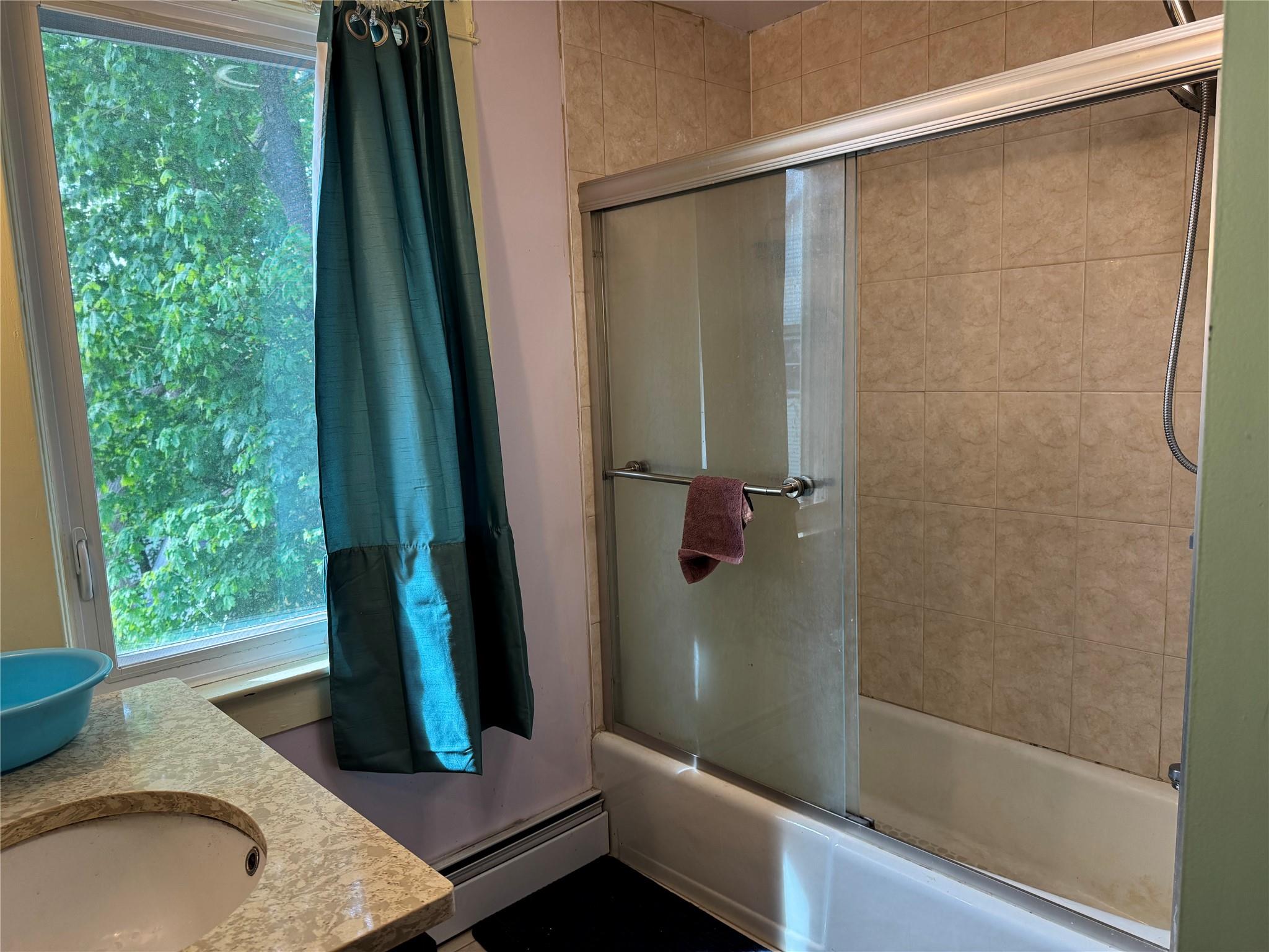 39 Crescent Place, Middletown, New York image 6