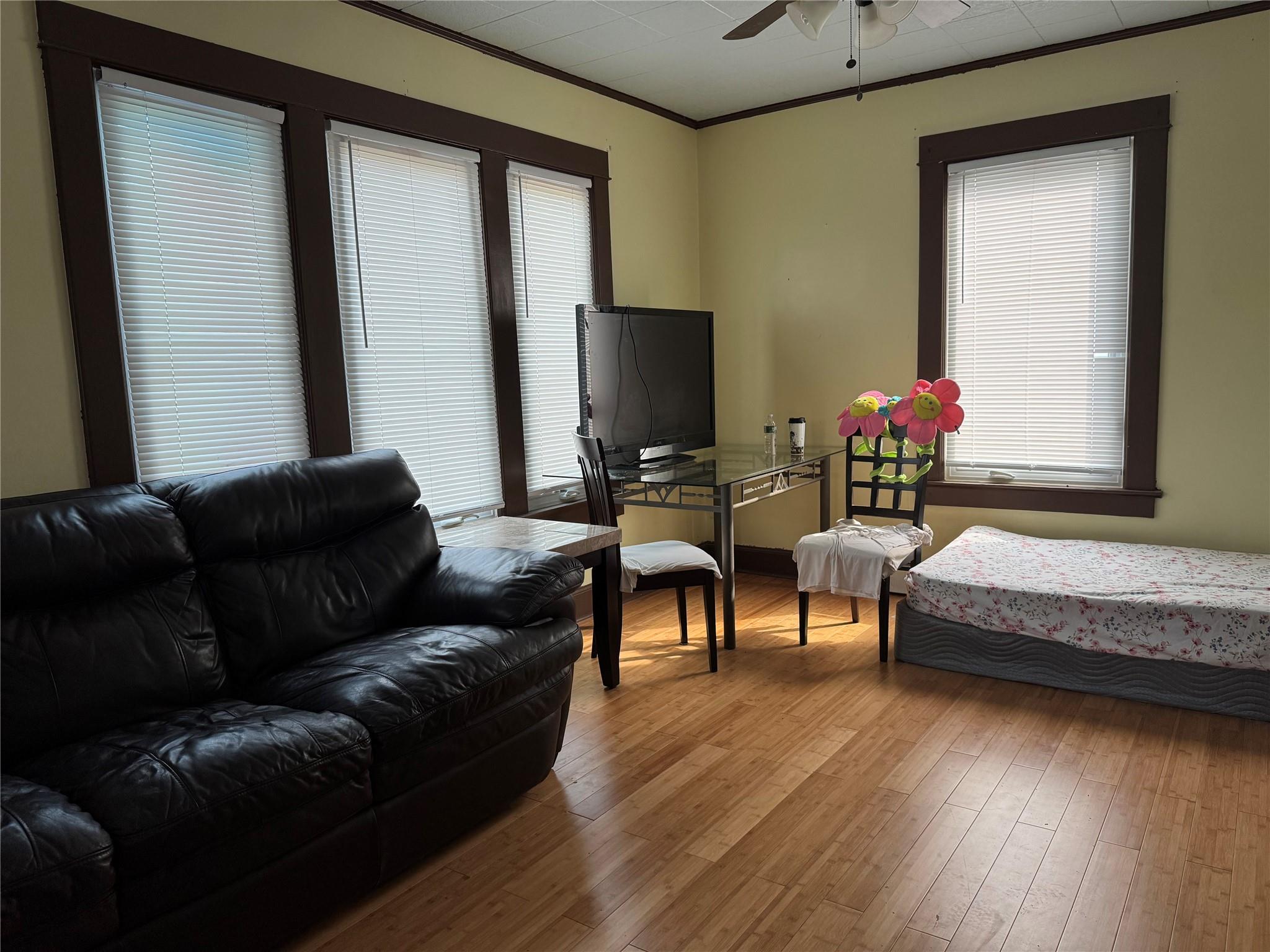 39 Crescent Place, Middletown, New York image 8