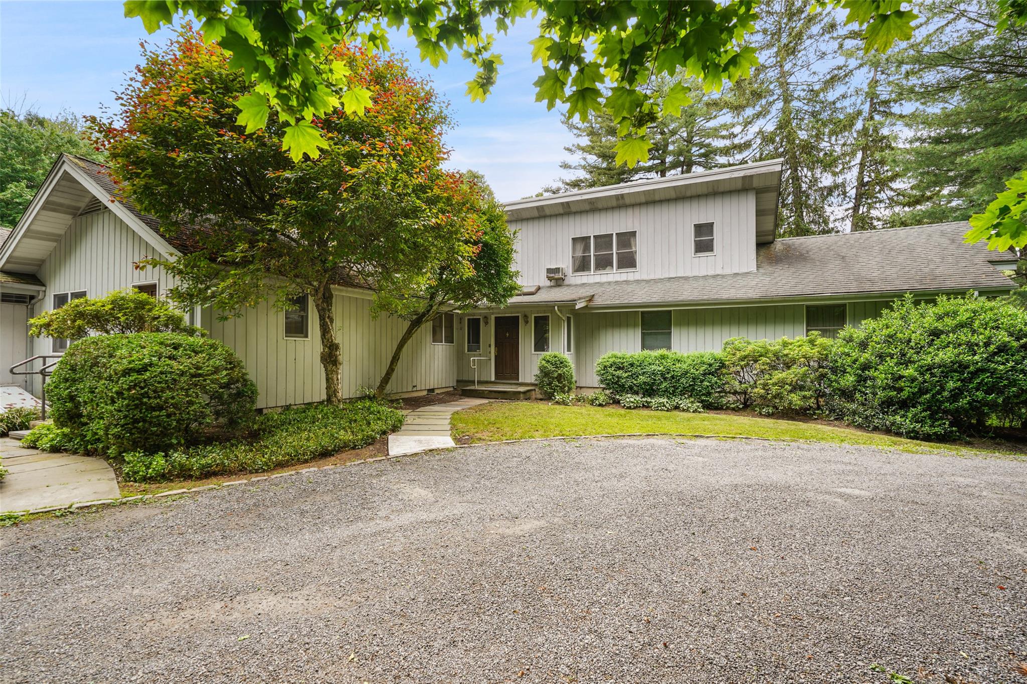 112 Narrows Road, Bedford Hills, New York image 2