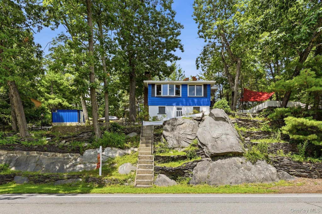 Photo of 8 Stony Trail, Greenwood Lake, NY 10925 (MLS # 1030058)