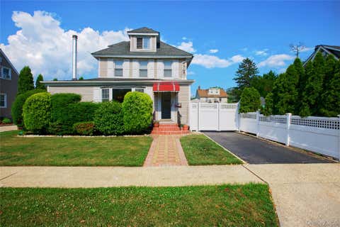 Multifamily For Sale - 117 Walnut Street<br/> West Hempstead, NY 11552