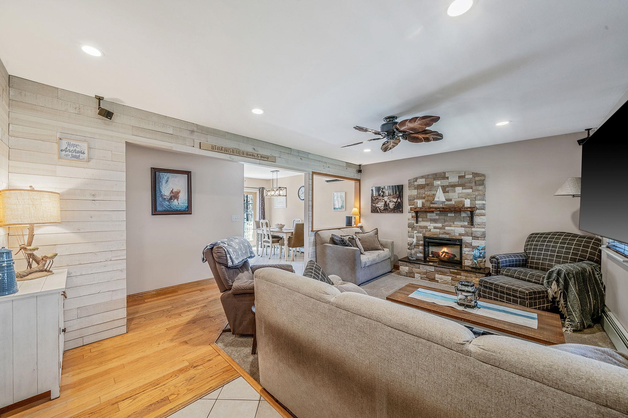 36 N Cozine Road, Manorville, New York image 10