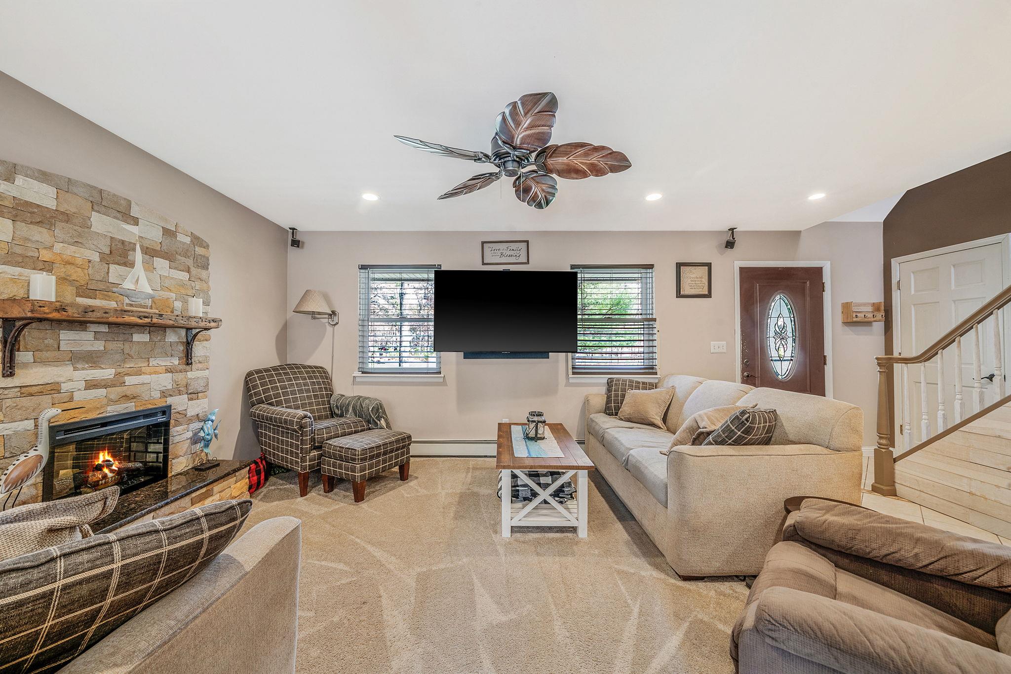 36 N Cozine Road, Manorville, New York image 6