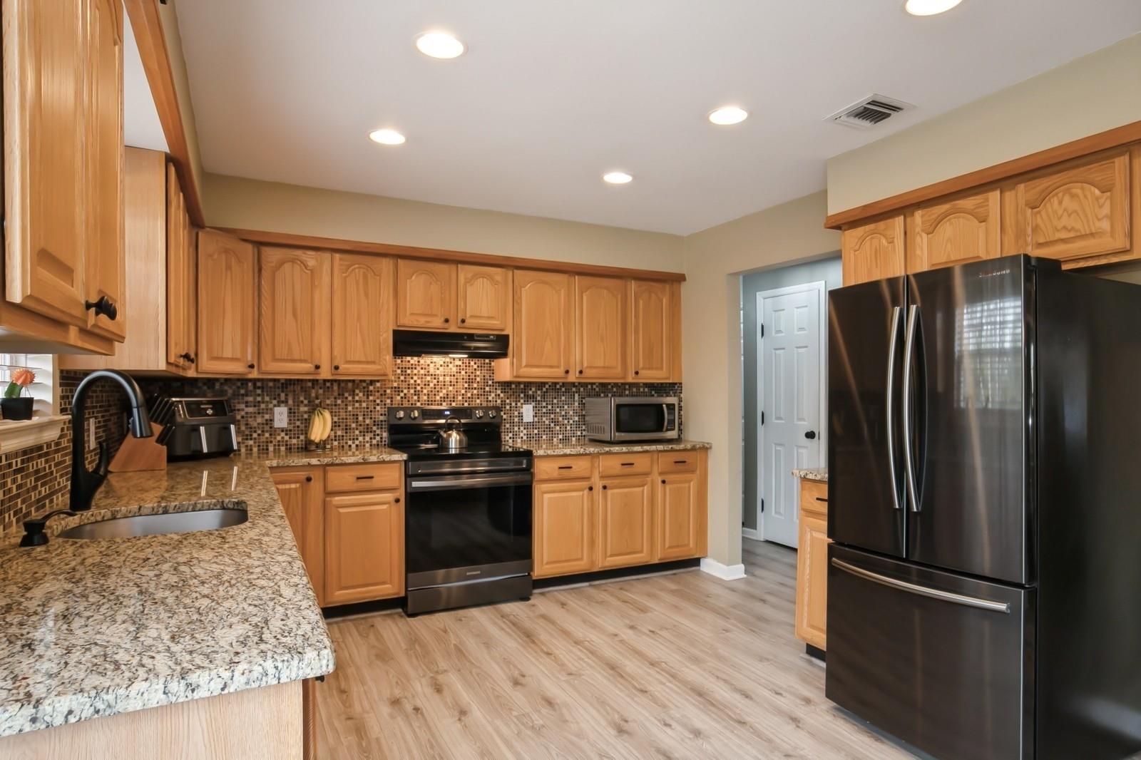 63A Robinson Avenue Ave, Medford, New York image 17