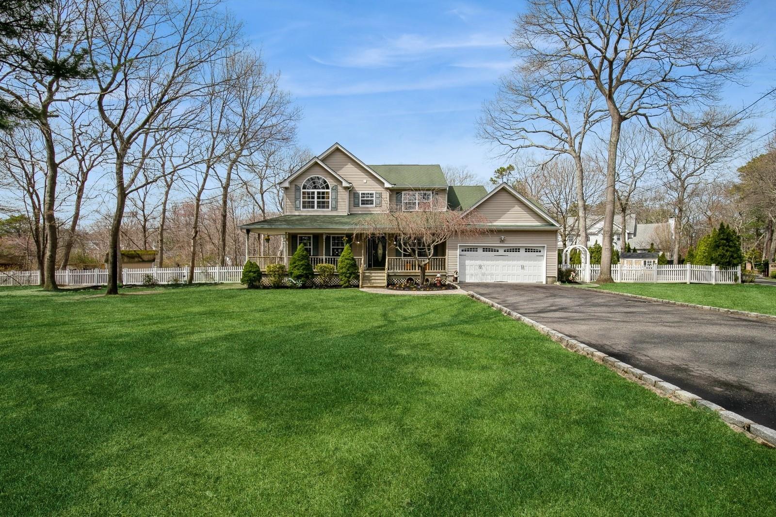 63A Robinson Avenue Ave, Medford, New York image 1