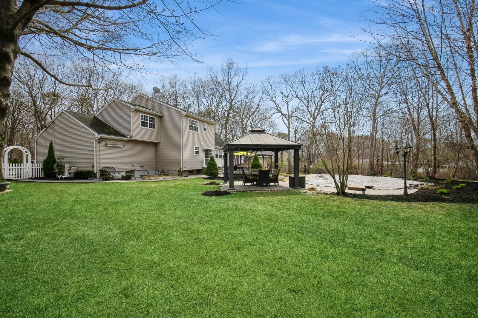 63A Robinson Avenue Ave, Medford, New York image 43