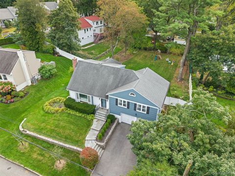 Photo of 17 Donald Drive, New Rochelle, NY 10804 (MLS # 917850)