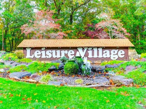 Photo of 418 Weymouth Court #C, Ridge, NY 11961 (MLS # 960927)