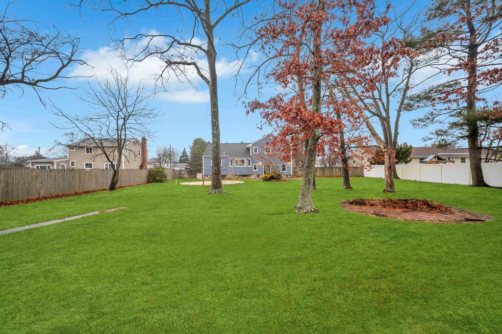 60 Higgins Street, North Babylon, New York image 37