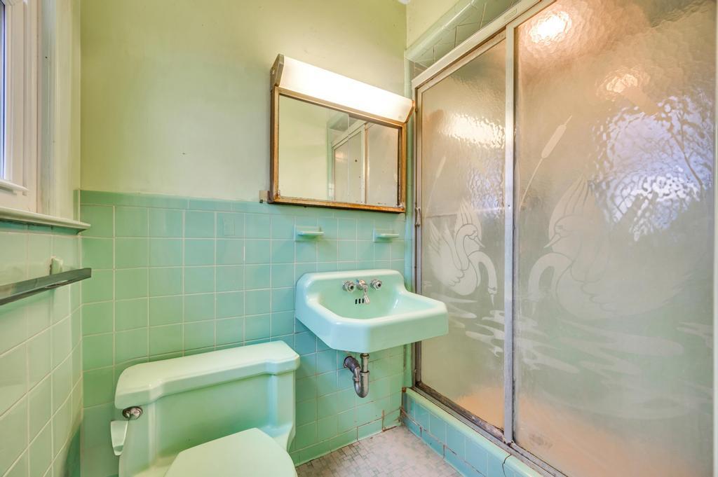 60 Higgins Street, North Babylon, New York image 29