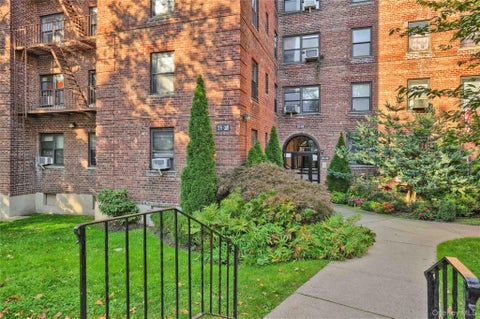 Photo of 28-08 141st Street #1A, Flushing, NY 11354 (MLS # 1036006)