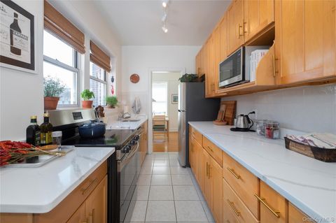 Photo of 86-10 34th Avenue #613, Jackson Heights, NY 11372 (MLS # 1002750)