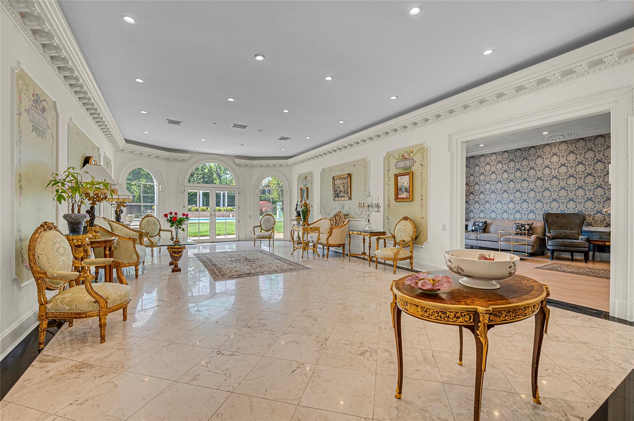 6 Hamptworth Drive
