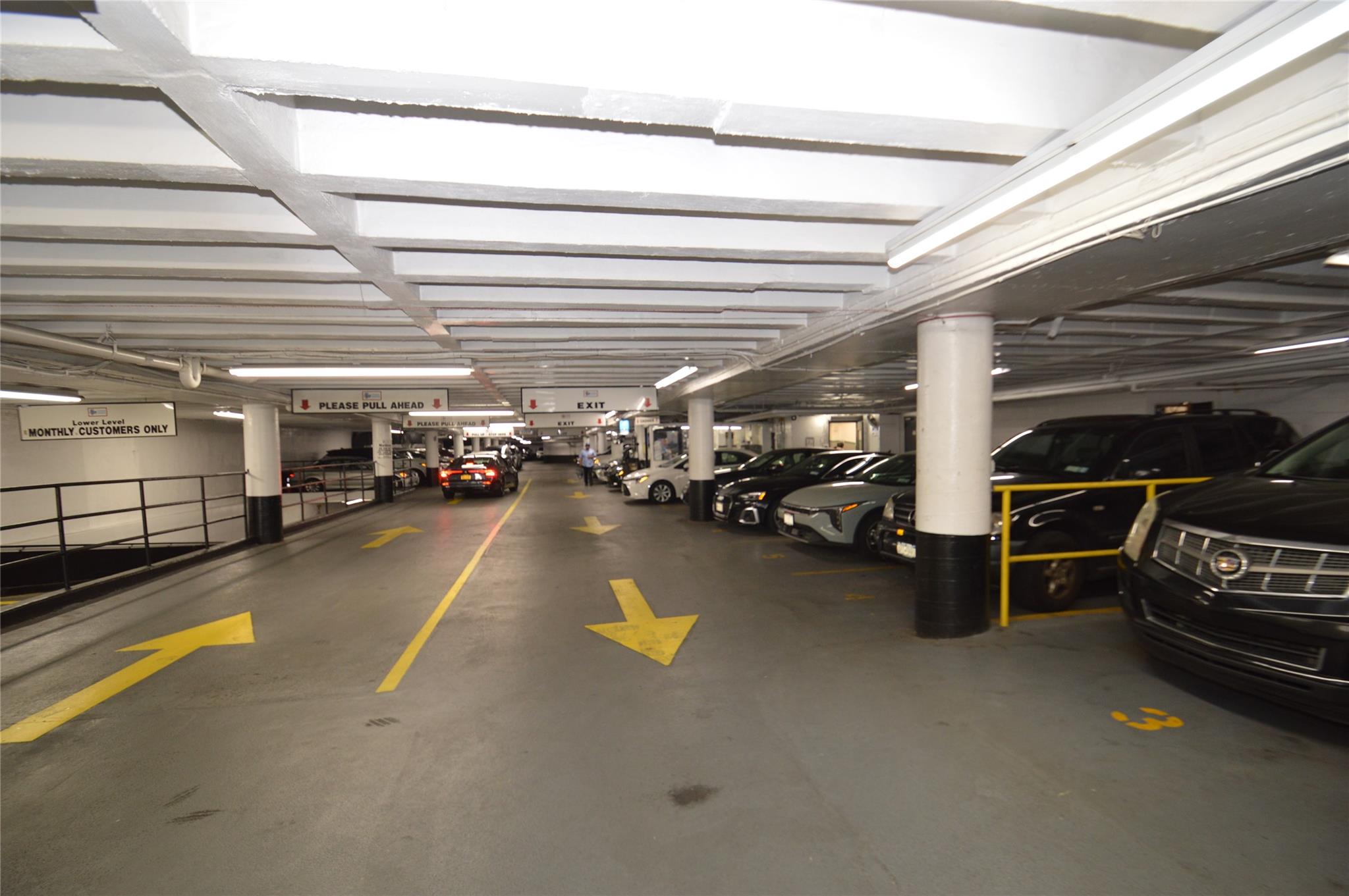 70-25 Yellow Stone Boulevard #10Z, Forest Hills, New York image 28