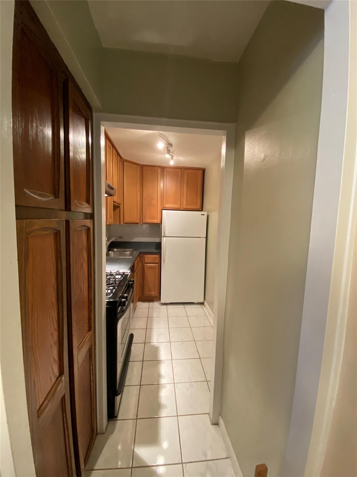 70-25 Yellow Stone Boulevard #10Z, Forest Hills, New York image 11