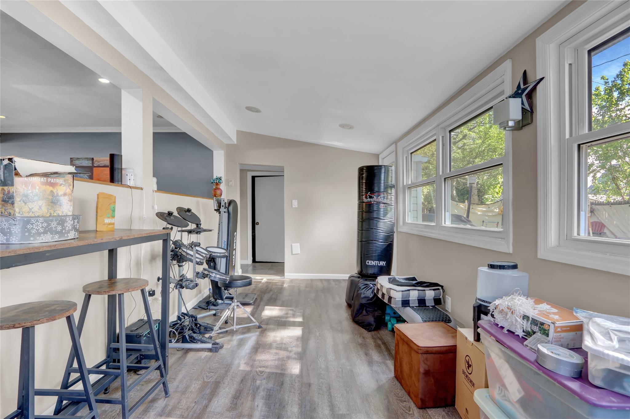 41 Woodpecker Lane, Levittown, New York image 14