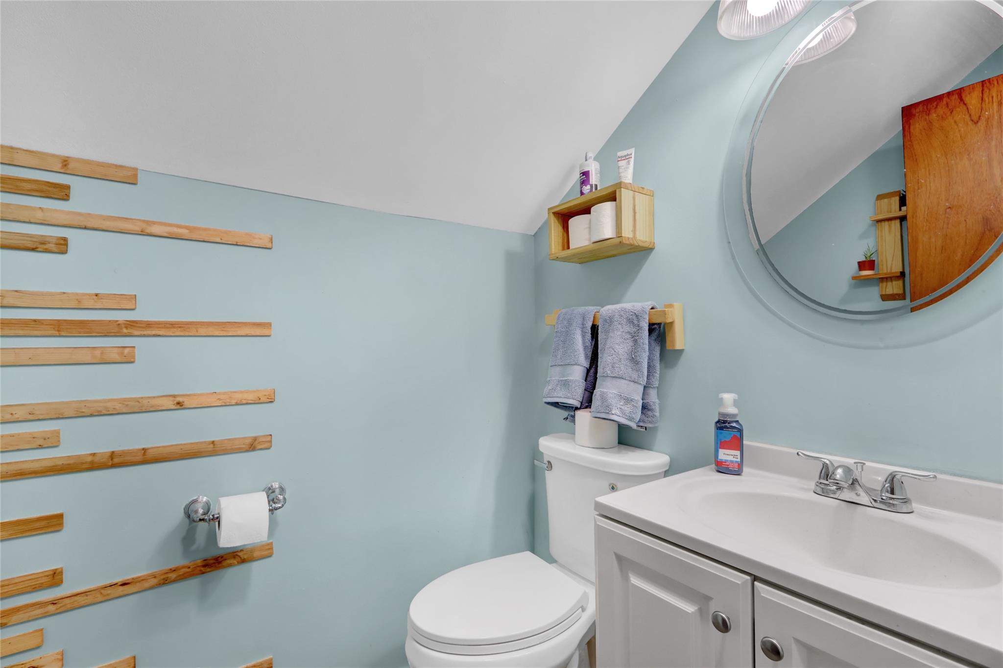 41 Woodpecker Lane, Levittown, New York image 21