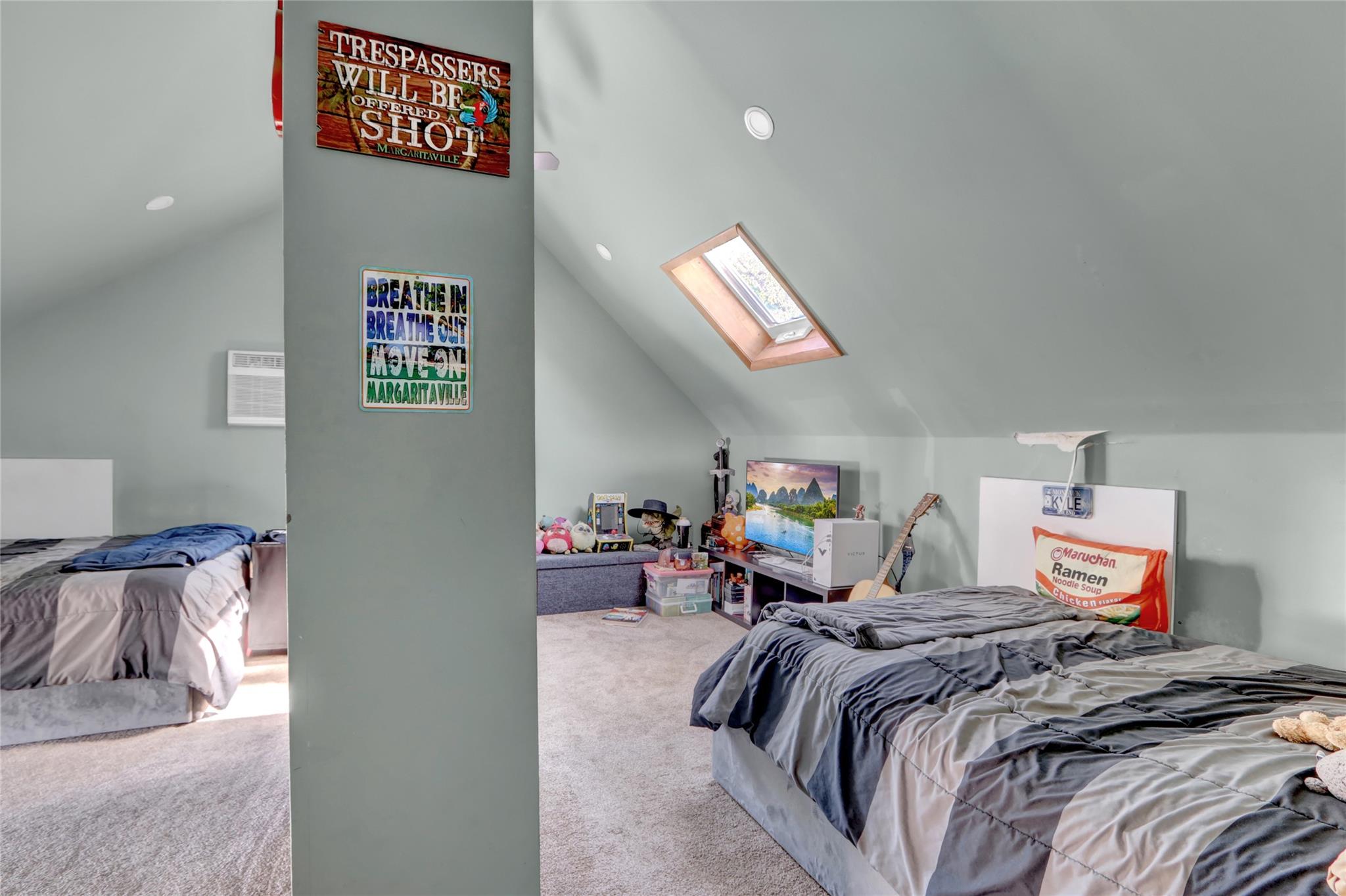 41 Woodpecker Lane, Levittown, New York image 19