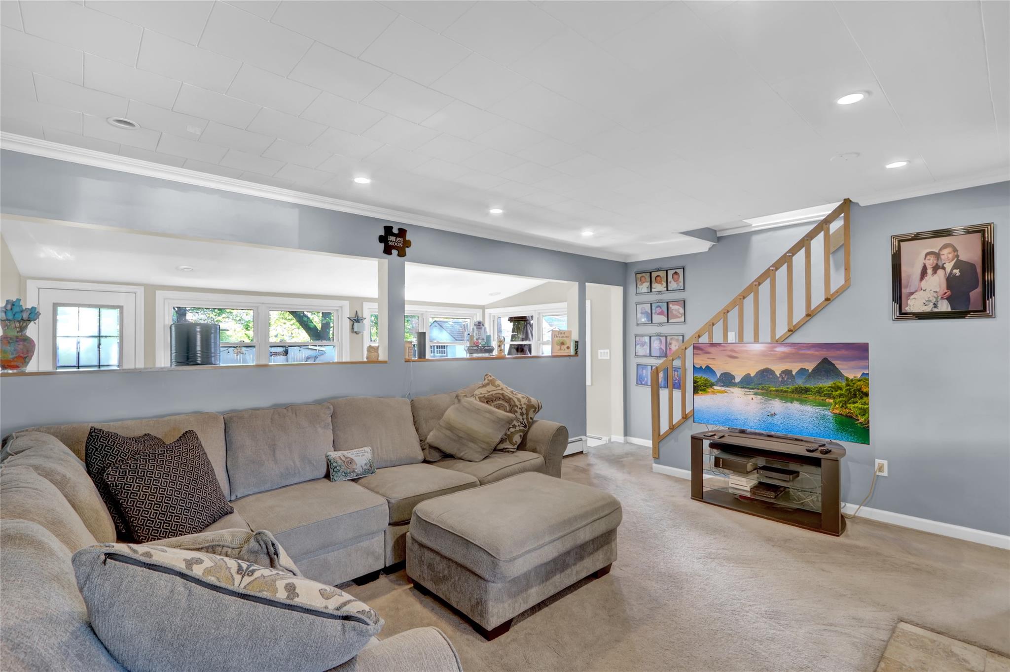 41 Woodpecker Lane, Levittown, New York image 9